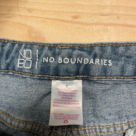 Jean shorts, with red, wight, and blue stars on the front, size 4 - Picture 3 of 5